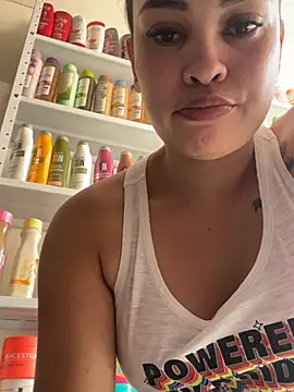 Snapshot of FOX_LATINA chatting on June 20, 7:41 pm FOX LATINA online show from June 20, 7:41 pm