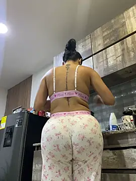 Snapshot of FOX_LATINA chatting on July 12, 4:46 am FOX LATINA online show from July 12, 4:46 am