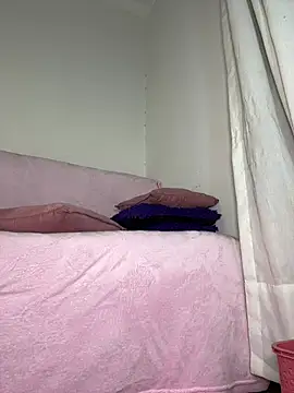 Snapshot of _amelie- chatting on July 1, 11:27 pm amelie- online show from July 1, 11:27 pm
