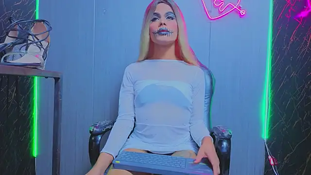 Snapshot of antonella_sexidoll chatting on October 18, 9:11 am antonella sexidoll online show from October 18, 9:11 am