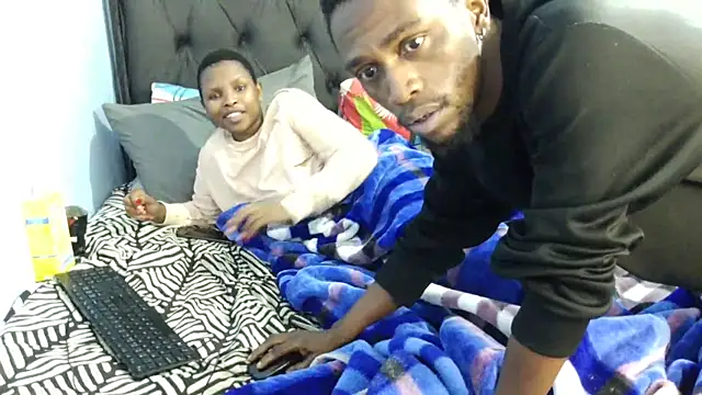 Snapshot of Dandelion_enigman chatting on November 18, 11:57 am Dandelion enigman online show from November 18, 11:57 am