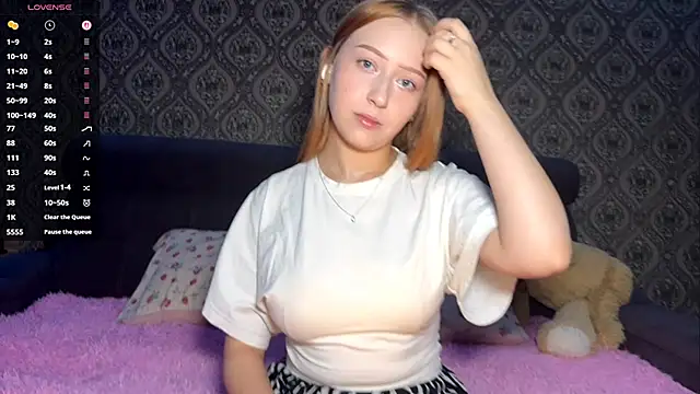 Snapshot of FieryAmelia chatting on December 2, 2:19 pm FieryAmelia online show from December 2, 2:19 pm