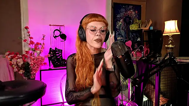 tacodeluxxxe online show from May 18, 12:33 am