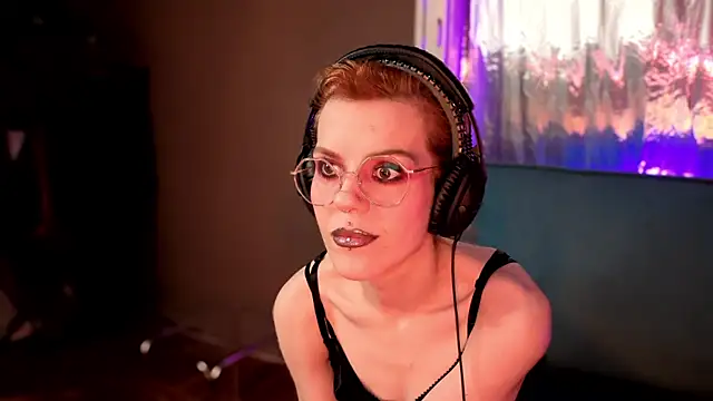 tacodeluxxxe online show from March 16, 1:46 am