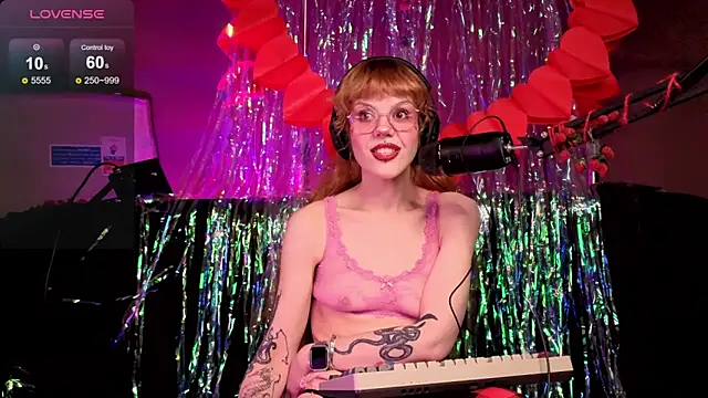 tacodeluxxxe online show from February 7, 5:26 am