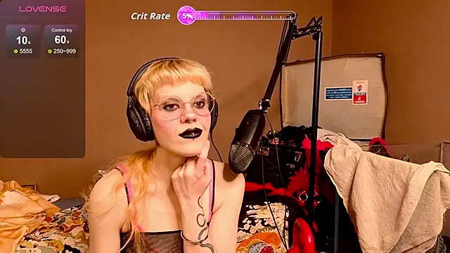 Snapshot of tacodeluxxxe chatting on December 2, 5:47 pm tacodeluxxxe online show from December 2, 5:47 pm