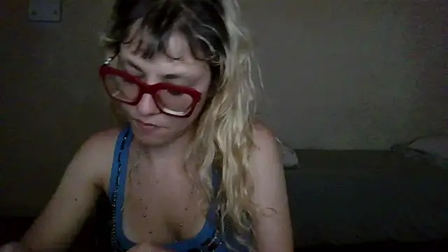 BlondieTami online show from February 19, 1:24 am