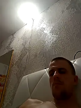 Snapshot of Adidas7217 chatting on December 1, 3:18 am Adidas7217 online show from December 1, 3:18 am