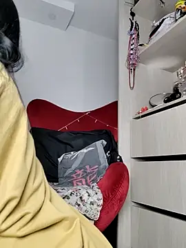 ValeNiitaLuv online show from March 11, 6:07 am