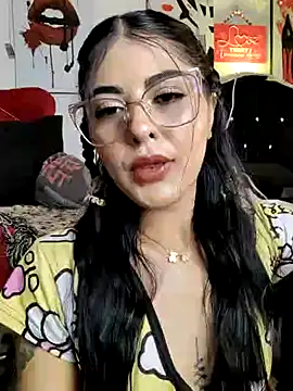 ValeNiitaLuv online show from February 14, 6:24 am