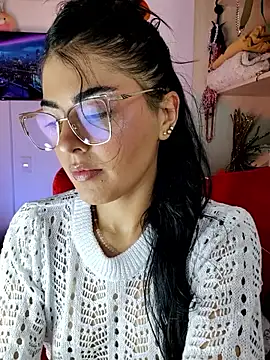 ValeNiitaLuv online show from April 4, 5:58 am