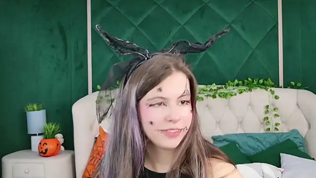 Akira Halls online show from October 31, 9:43 pm