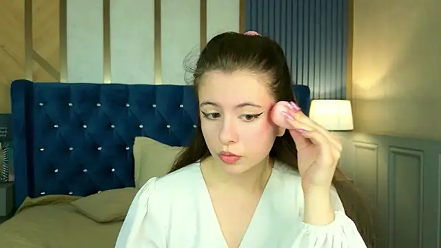 Snapshot of Akira_Halls chatting on June 11, 6:10 am Akira Halls online show from June 11, 6:10 am