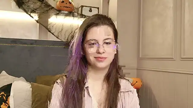 Akira Halls online show from October 24, 5:50 am