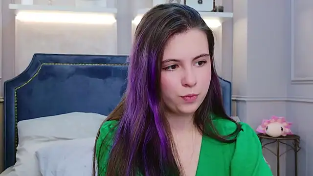 Akira Halls online show from November 7, 8:57 pm