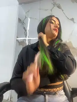 IsaDiiaz online show from April 19, 5:08 am