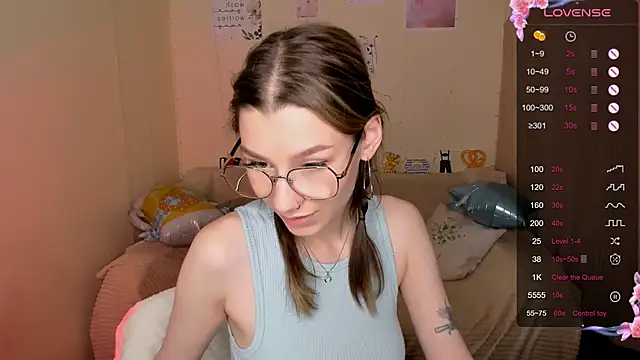 LinaBlossom  online show from October 3, 8:27 am