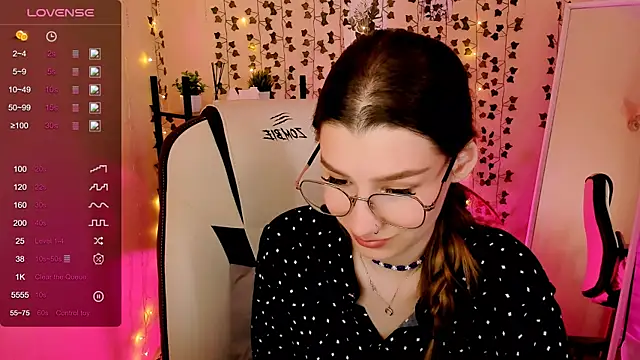 LinaBlossom  online show from June 16, 2:22 am