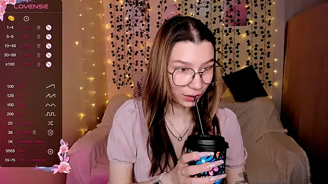 LinaBlossom  online show from November 25, 8:36 am