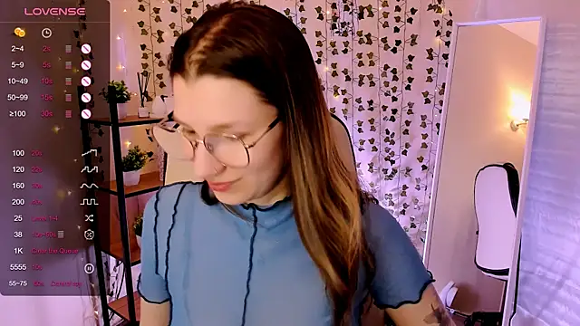 LinaBlossom  online show from June 12, 2:09 am