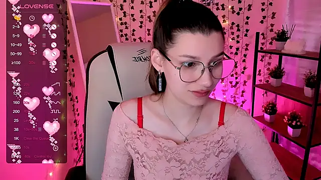 LinaBlossom  online show from May 25, 2:11 am