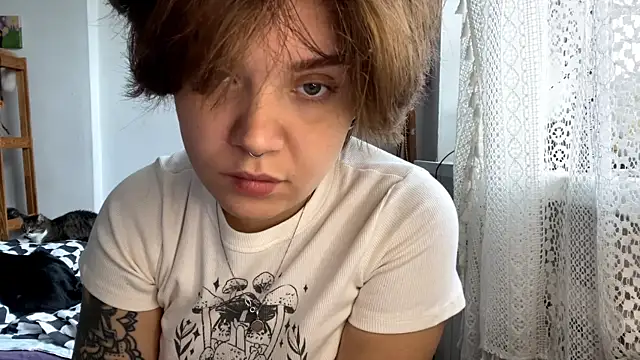 Snapshot of SabrinaFolts chatting on September 22, 9:15 am SabrinaFolts online show from September 22, 9:15 am