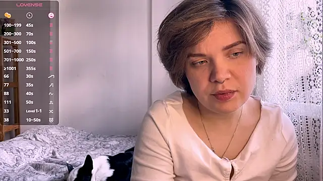 Snapshot of SabrinaFolts chatting on October 11, 9:10 am SabrinaFolts online show from October 11, 9:10 am
