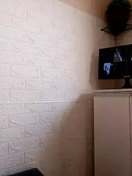 Crislove22 online show from October 27, 4:52 pm