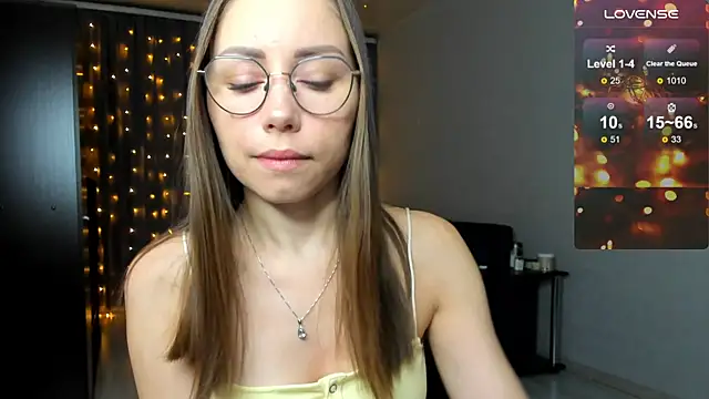 Snapshot of fun_nd_bun chatting on December 15, 2:06 am fun nd bun online show from December 15, 2:06 am