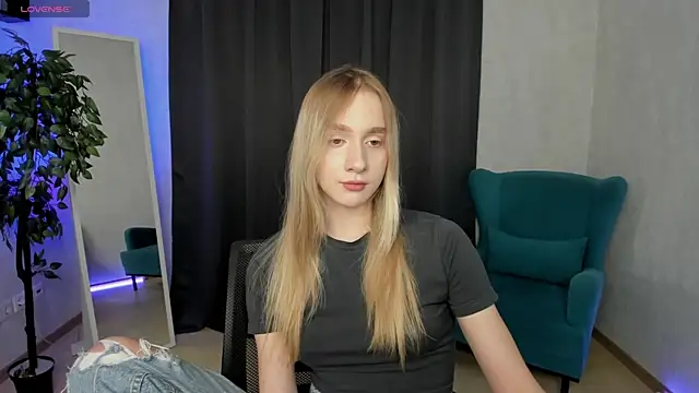 Snapshot of mellisadream chatting on October 14, 5:30 am mellisadream online show from October 14, 5:30 am