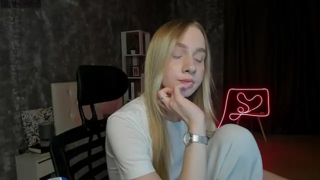Snapshot of mellisadream chatting on October 7, 12:44 am mellisadream online show from October 7, 12:44 am