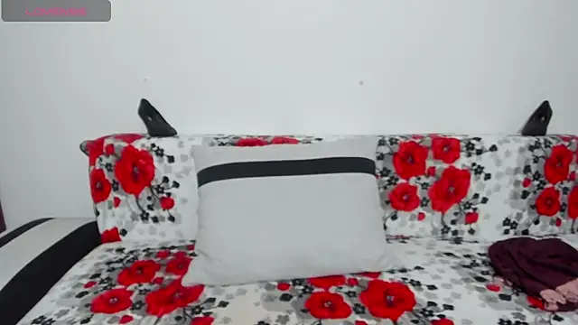 Snapshot of MayaBlowsXYou chatting on October 12, 3:41 am MayaBlowsXYou online show from October 12, 3:41 am