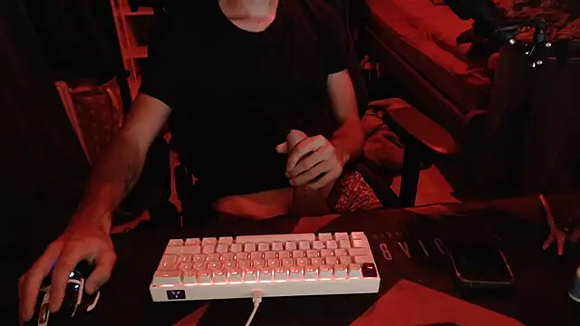 geil20CM2 online show from October 4, 6:20 pm