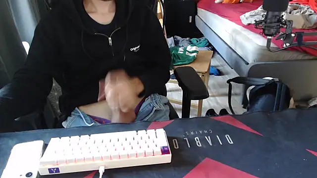 geil20CM2 online show from September 23, 3:08 pm