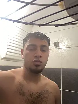 Snapshot of astoperaa chatting on December 17, 8:14 pm astoperaa online show from December 17, 8:14 pm