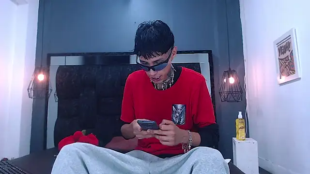 Daniel delux  online show from October 4, 11:45 am