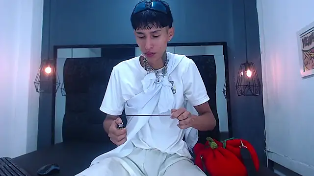 Daniel delux  online show from October 6, 11:11 am