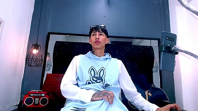 Daniel delux  online show from November 28, 11:10 am