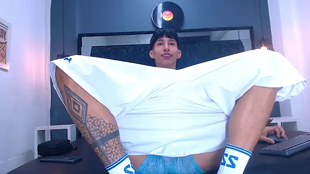 Daniel delux  online show from November 24, 1:22 pm