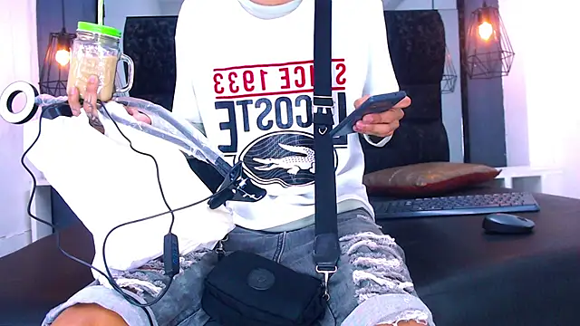 Daniel delux  online show from November 25, 11:10 am