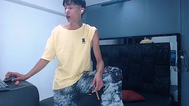 Daniel delux  online show from September 21, 11:15 am