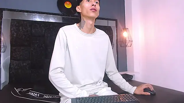 Daniel delux  online show from November 20, 11:44 am