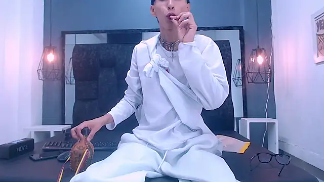 Daniel delux  online show from October 21, 4:01 am