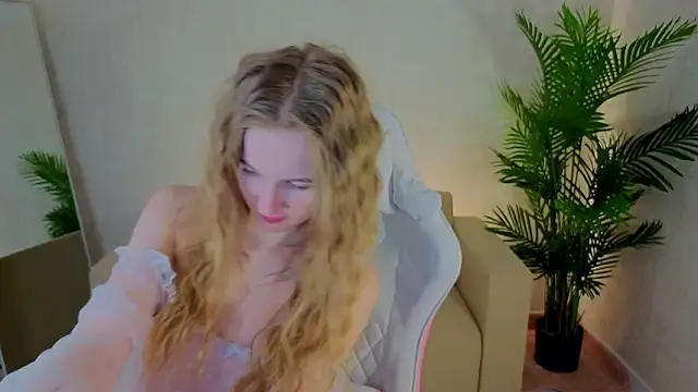 kianawhite online show from February 5, 9:27 am