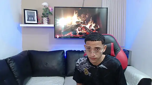 Snapshot of DEIV2_ chatting on November 15, 9:08 pm DEIV2 online show from November 15, 9:08 pm