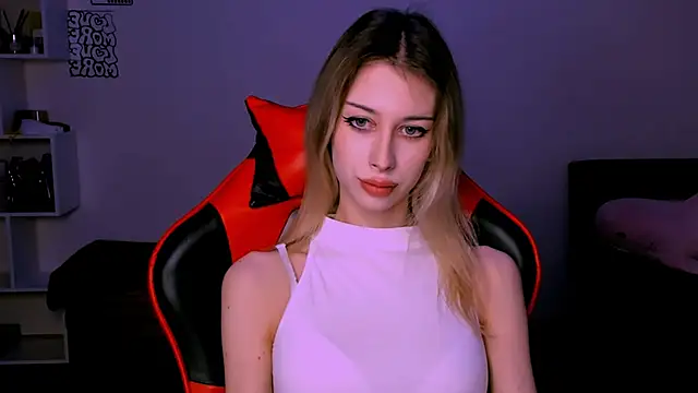 Snapshot of Lori_lolii chatting on October 17, 5:59 pm Lori lolii online show from October 17, 5:59 pm