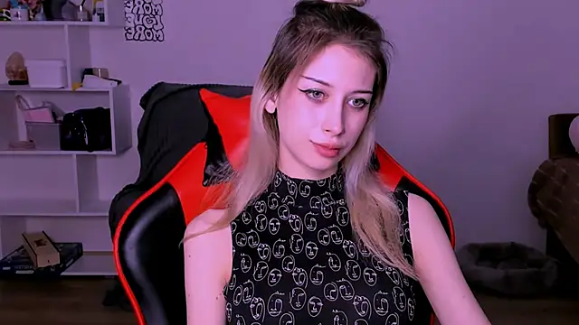Snapshot of Lori_lolii chatting on October 11, 7:48 pm Lori lolii online show from October 11, 7:48 pm