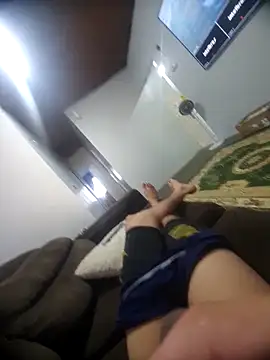 douglasdesouza22 online show from December 2, 8:43 pm