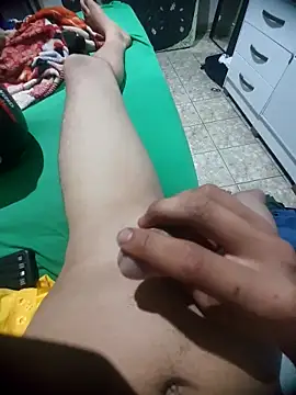 Snapshot of douglasdesouza22 chatting on October 17, 10:55 pm douglasdesouza22 online show from October 17, 10:55 pm