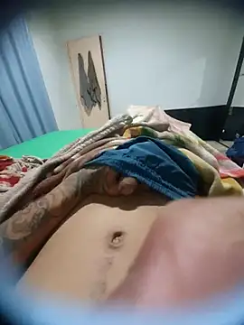 Snapshot of douglasdesouza22 chatting on September 23, 6:09 am douglasdesouza22 online show from September 23, 6:09 am